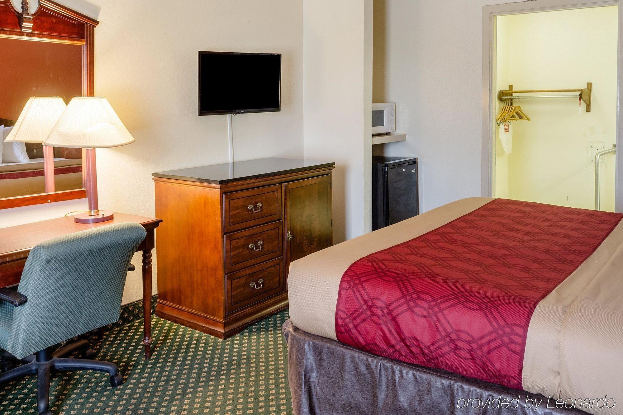 Econo Lodge Inn & Suites Philadelphia Exterior foto