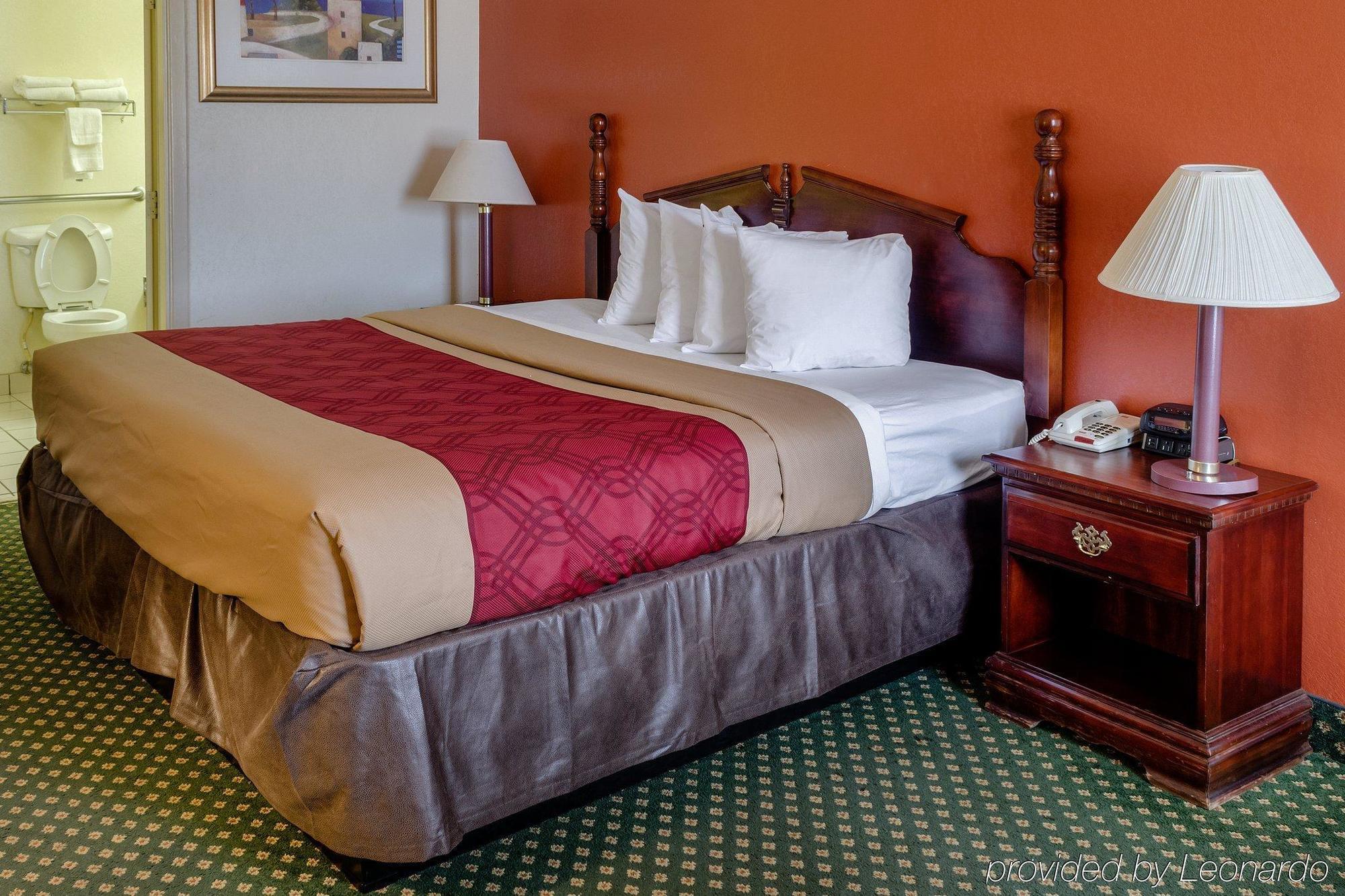 Econo Lodge Inn & Suites Philadelphia Exterior foto